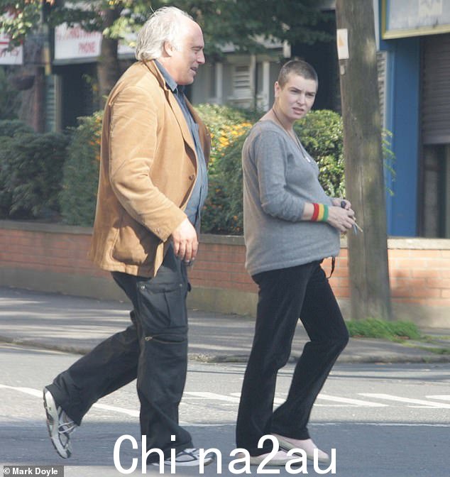 O'Connor 于 2006 年开始与弗兰克·博纳迪奥 (Frank Bonadio) 交往(如图所示),他们生了一个儿子 Yeshua