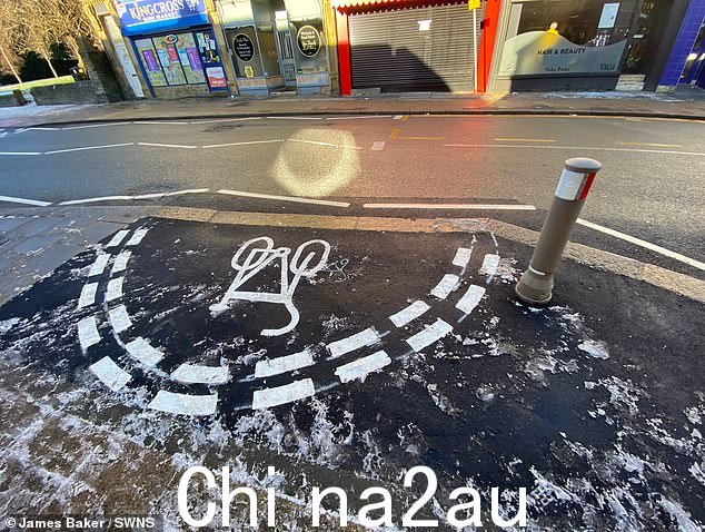 今年早些时候道路上出现这些标记后,居民们感到困惑,许多人认为这是“浪费钱”,另一些人只是问“这是做什么用的?”