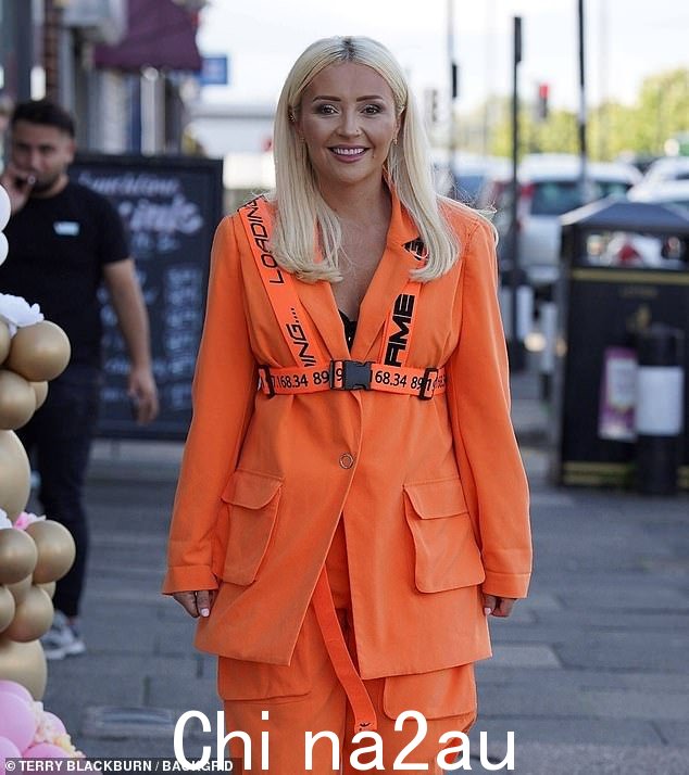 生来表演:Kimberly 于 2020 年和 2022 年在 ITV 肥皂剧《加冕街》中饰演 Nicky Wheatley 角色