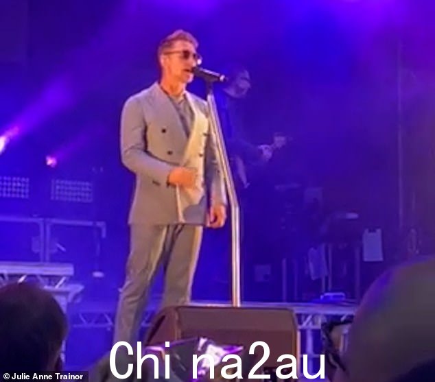 不确定:这位 46 岁的歌手承认,由于这场悲剧和他兄弟随后的葬礼,他不知道自己是否能够出席这次活动