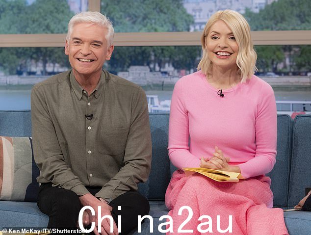 计划:Holly 目前正在放暑假,当她回来时,《This Morning》将以她为中心,因为 ITV 老板决定不大笔聘用来取代 Phillip Schofield