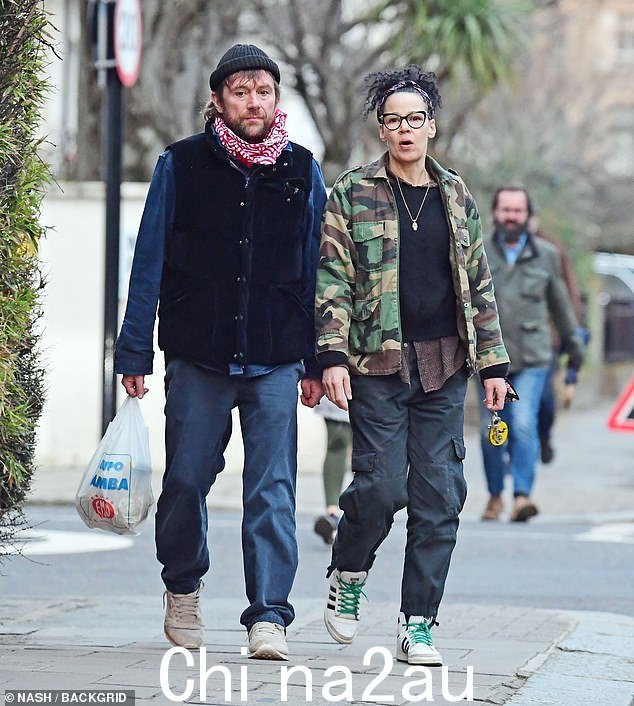 分裂:尽管画家努力挽救了 25 年的关系,但几个月前就结束了,但两人似乎一直在为分裂而挣扎