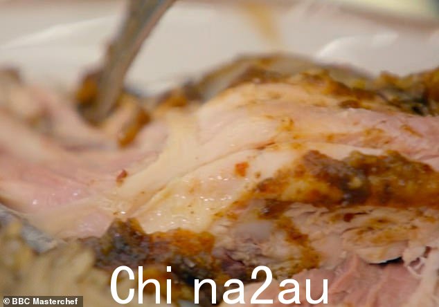 菜肴:里奇试图用他的混蛋鸡肉和米饭给人留下深刻印象,因为虽然他们喜欢酱汁,但中间是粉红色的
