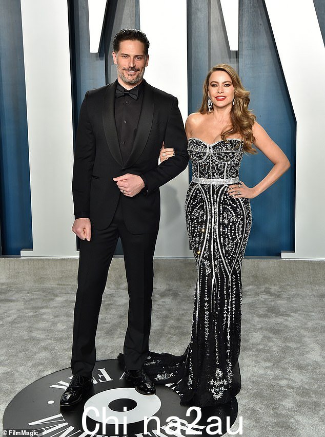 保留:本月宣布与 Manganiello 分手的 Vergara、珠宝、艺术品和“其他个人物品”,以及婚姻之前和婚姻期间的所有收入; 2020 年一起亮相