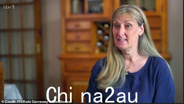 兄弟之爱:他的妹妹维罗妮卡·理查兹也出现在节目中,透露他们的父亲如何醉酒地辱骂安东是“同性恋”,并因为他热爱跳舞而背叛他