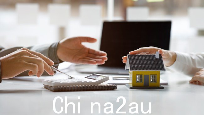 金融大师 Mark Bouris 给予澳大利亚抵押贷款业主希望,正如他预测的那样,2024 年利率将会下降。图片:Getty Images