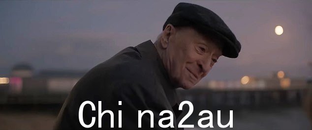 但随后她看到了一份电视报道,以及一份《邮件》的副本,头版上用大字体写着“大逃亡”。她心爱的伯尼已经成为一个重大故事