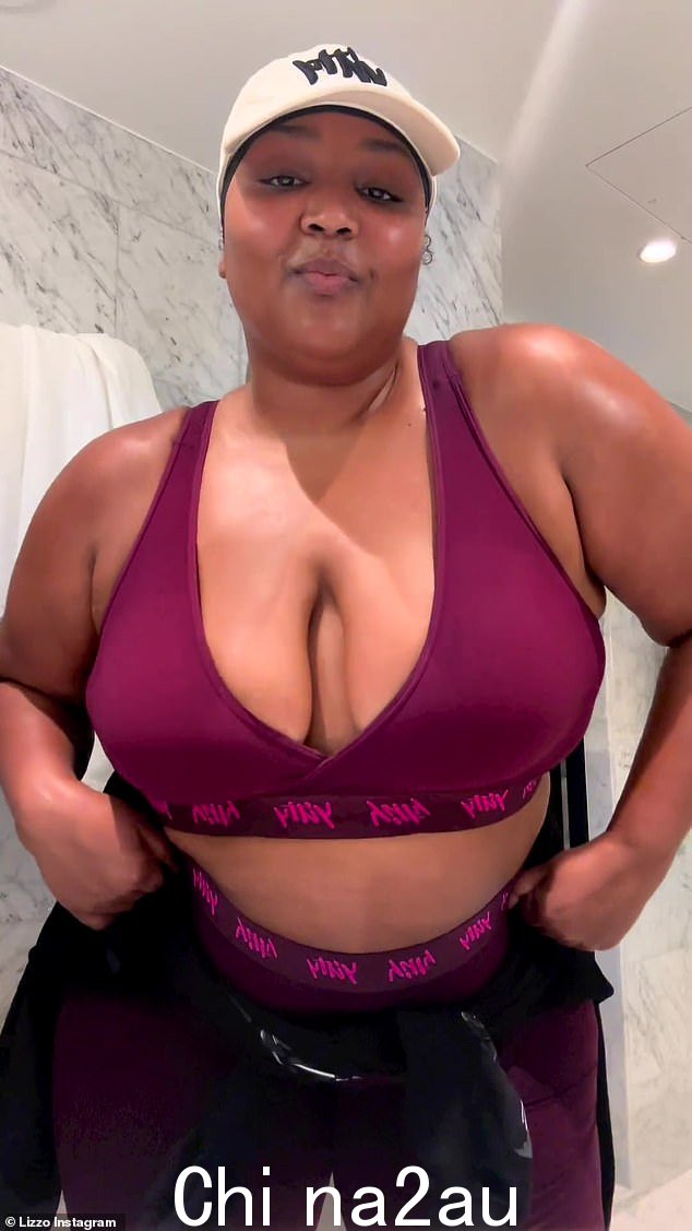 Itty Yitty:谈到这个系列,她说:“我厌倦了看到这种悲伤的、限制性的塑身衣,实际上没有人愿意穿。我决定接受挑战,让女性再次毫无歉意地自我感觉良好'