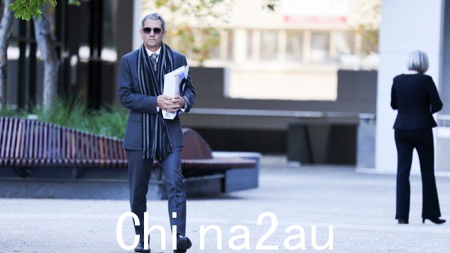 Mr拉滕伯里表示,他周四会见了前首席检察官,讨论了“报告中的评论”,并得出结论,德鲁戈尔德先生应该下台。图片:NCA NewsWire/Dylan Robinson
