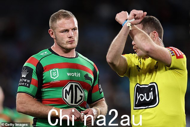 汤姆·伯吉斯 (Tom Burgess) 因周六对克罗纳拉 (Cronulla) 队的汤姆·黑兹尔顿 (Tom Hazelton) 的一次高铲而被罚下场