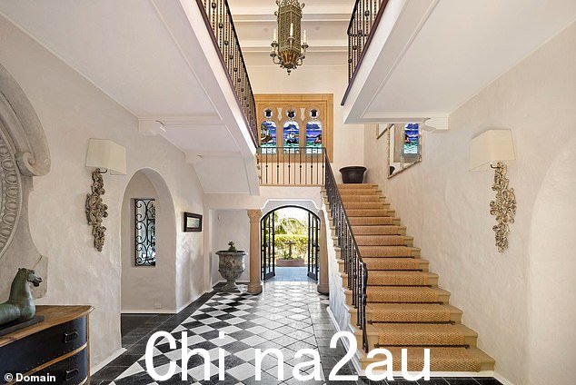 该房产名为 Villa Biscaya,由艺术收藏家和期权交易员 David Waterhouse 拥有,自去年 10 月以来一直在市场上出售