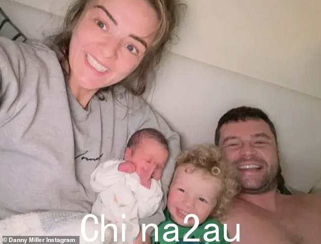 家庭:丹尼·米勒 (Danny Miller) 与妻子斯蒂芬 (Steph) 迎来了他的第二个孩子,一个小女儿