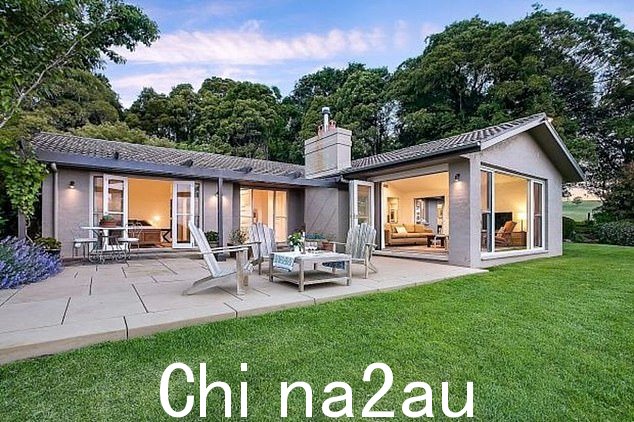 最大输家培训师,52 岁,2 月份首次以 700 万美元的价格挂牌出售袋鼠岛房产,但以这个价格很难找到买家。她最终以 450 万美元的价格出售
