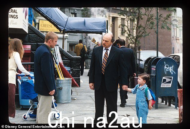 奥斯汀于 2002 年因在 NYPD Blue 中的表演而获得青年艺术家奖电视剧最佳表演奖