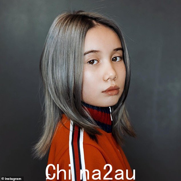 Lil Tay 来自加拿大,后来搬到了洛杉矶,2017 年年仅九岁就开始发布视频,在 YouTube 和社交媒体上获得了病毒般的名气