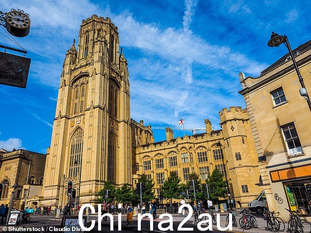 布里斯托大学(如图:威尔斯纪念楼)只能向今年 6 月 30 日之前申请住宿的学生保证住房