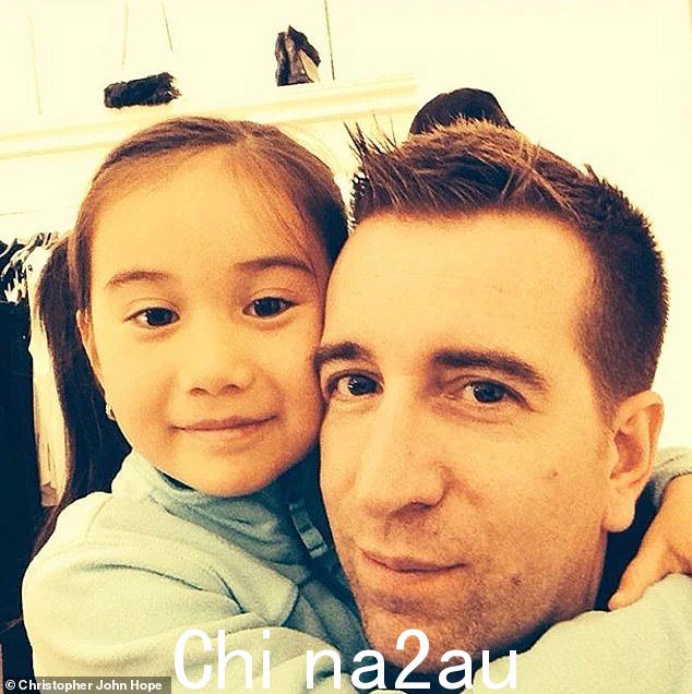 保持沉默:Lil Tay 的父亲 Christopher Hope(之前合影)在 DailyMail.com 联系时拒绝发表评论