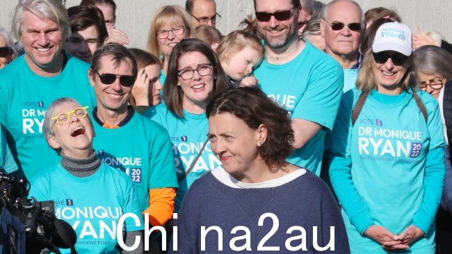 Monique Ryan 博士在 2022 年联邦大选的 Kooyong 席位上击败时任财长 Josh Frydenberg 后选举。图片:NCA NewsWire / David Crosling
