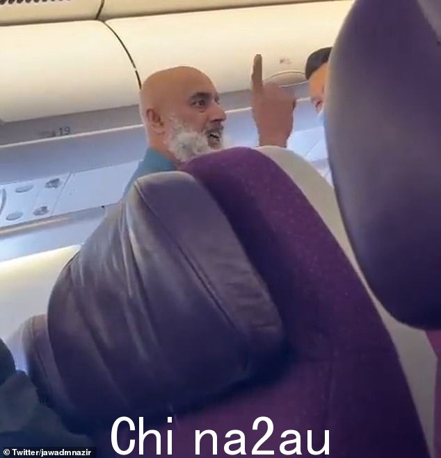 周一飞往吉隆坡的马来西亚航空 MH122 航班上的‘扰乱’乘客将于周二晚些时候出庭” class=