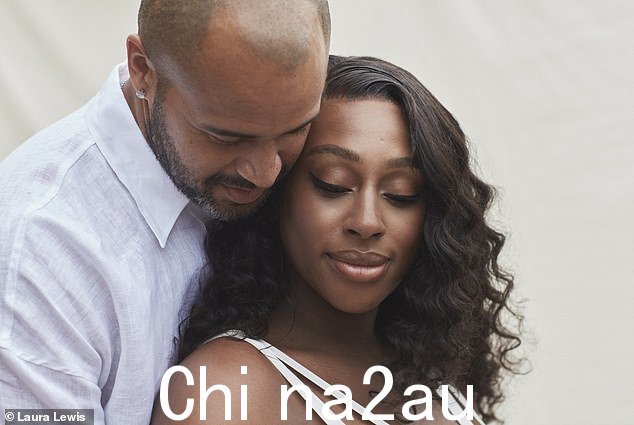 准备再次成为父母:亚历山德拉透露,她和 36 岁的伴侣达伦·兰多夫 (Darren Randolph) 在四月份再次怀孕,距离他们的长子出生仅十个月