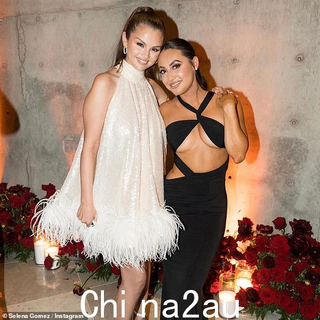重燃友谊:戈麦斯的照片在被发现与她以前疏远的朋友 Francia Raisa 仅仅一天后就被分享