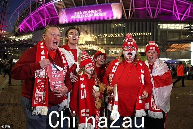 在英格兰对阵西班牙的历史性决赛之前,英格兰球迷已经开始涌入悉尼