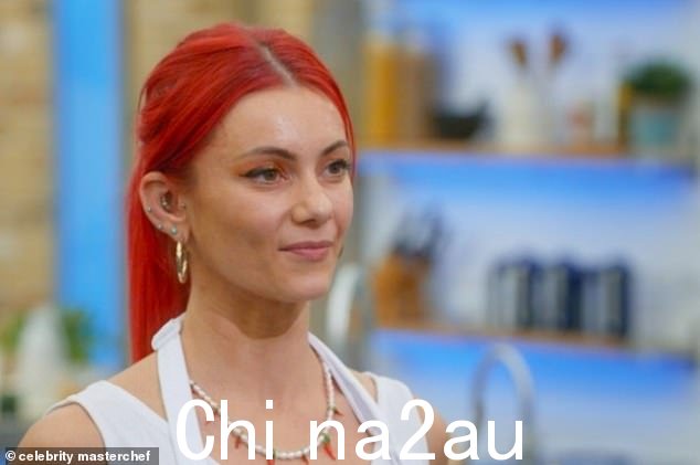 再见!其他地方是黛安·巴斯韦尔 (Dianne Buswell),她不幸被送回家,而另一位则晋级下一轮