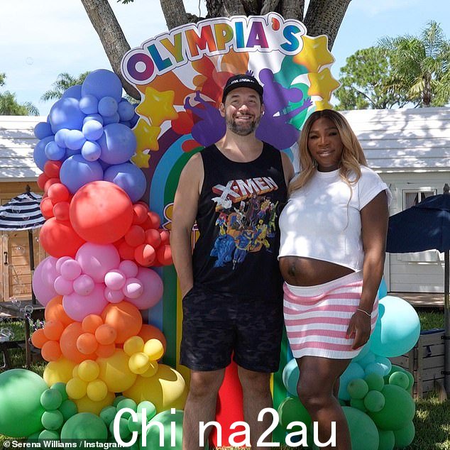 庆祝活动:在聚会之前,威廉姆斯和她的丈夫 Ohanian 在社交媒体上透露了他们第二个孩子的性别