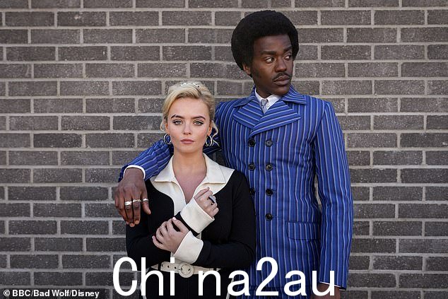 即将推出!达维娜将把自己置于同伴鲁比·周日寻找她亲生家人的场景中。在这一集中,Ncuti Gatwa 将首次饰演医生