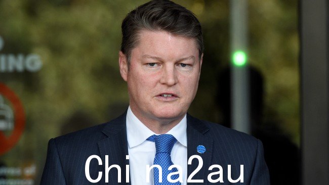 有迹象表明工党内部可能出现分裂,高级部长本·卡罗尔他支持公务员。图片:NCA NewsWire / Andrew Henshaw