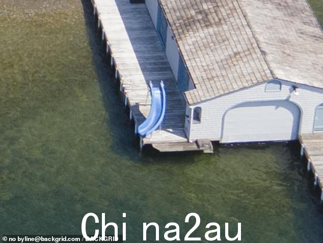 豪宅滑水道的特写镜头 - 与酒店其他部分的精心构建相比,这是一个小功能