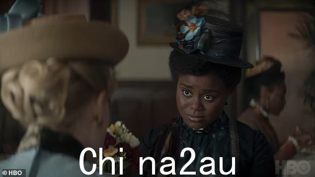 前进:接下来是一系列场景的蒙太奇,期间由 Denee Benton 饰演的 Peggy Scott 会面讨论潜在的职业机会