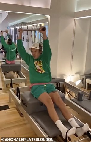 图片:HARRY STYLES IN ACTION