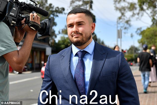 Zayat 周一在彭里斯地方法院短暂出庭。图为他的律师 Kadir Agar