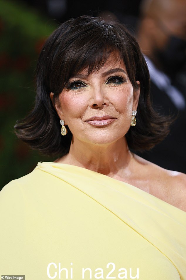 自然之美:Kris 在参加 2022 年纽约市 Met Gala 时展示了她未经过滤、更自然的美感”课程=