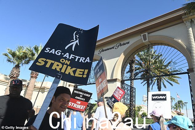 戏剧!自 7 月 17 日以来,由于 SAG-AFTRA 工会成员加入美国作家协会罢工,好莱坞陷入停顿