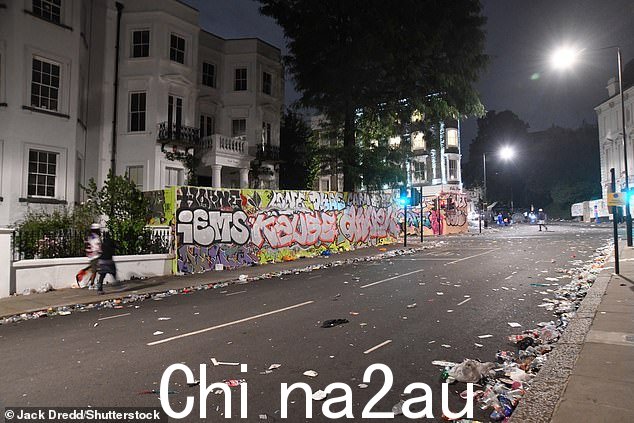 垃圾和污物散落在数百万英镑的房产附近的地上