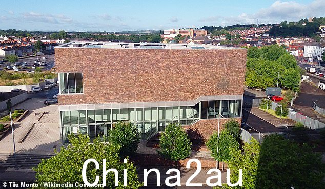 在纽波特地方法院(如图),贝克被勒令支付 4,400 英镑赔偿金,并被判处缓刑