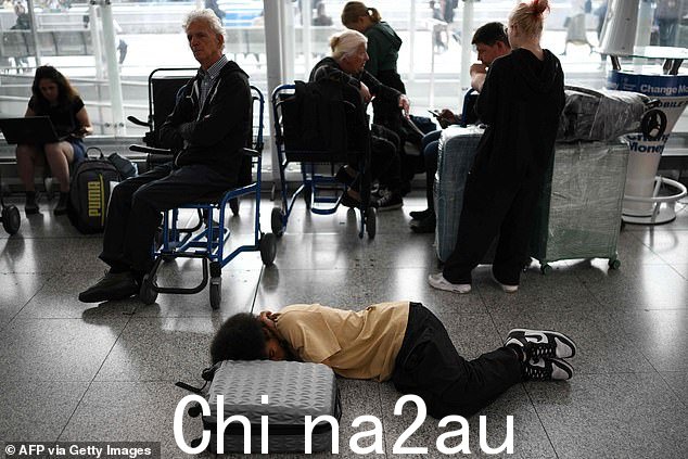 空中交通管制故障是由国家空中交通服务收到的飞行数据引起的,系统自动关闭作为响应
