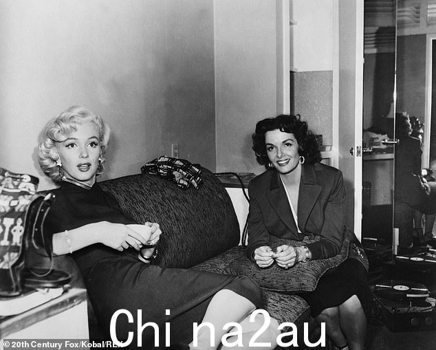 1953 年电影《绅士爱金发》中的玛丽莲·梦露,这是推动她成为超级巨星的角色之一