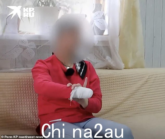 一位俄罗斯母亲(如图)在她五岁儿子面前被强奸、殴打,并被丈夫用刀砍掉了她的手,期间她的丈夫遭受了可怕的“三周”酷刑” class=