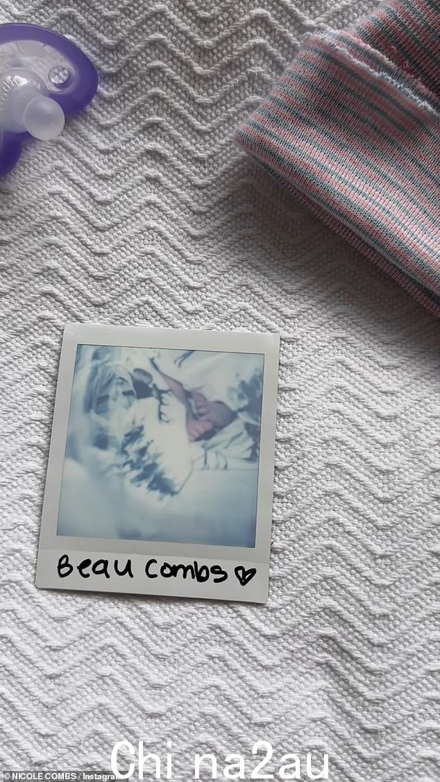Beau:这对夫妇发布了一个可爱的联合剪辑,其中包括一顶小帽子、一个奶嘴和一张宝丽来照片。随着图片慢慢展开,露出婴儿的脚,妮可用记号笔写下了他的名字