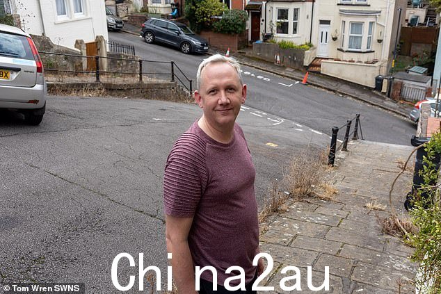 艺术家 Benji Appleby-Tyler,45 岁,已经在街上生活了九年,他说大部分时间都很好。但在冬天,他们必须穿镶钉鞋,因为天气很滑