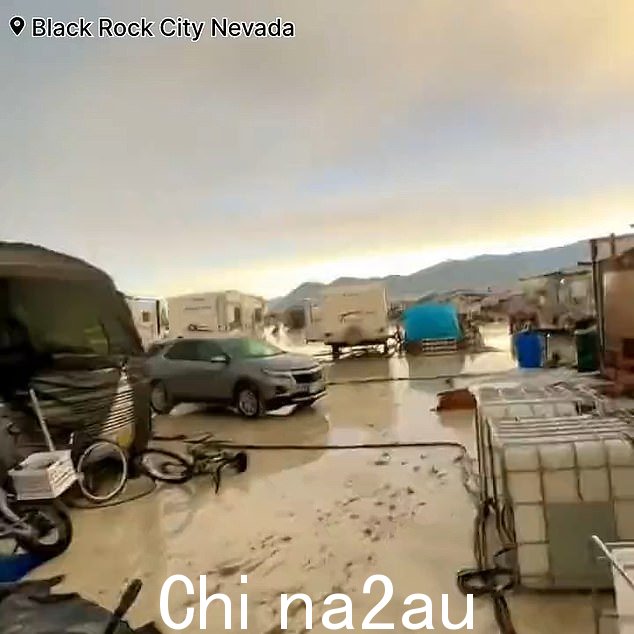 火人节位于史前拉洪坦湖 (Lake Lahontan) 上,这是一个干涸的湖床 - 通俗地称为 Playa