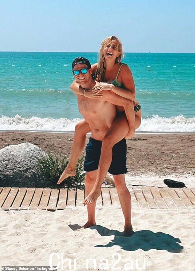 开放:史黛西·所罗门 (Stacey Solomon) 透露,她与丈夫乔·斯瓦什 (Joe Swash) 的关系正处于“非浪漫”阶段