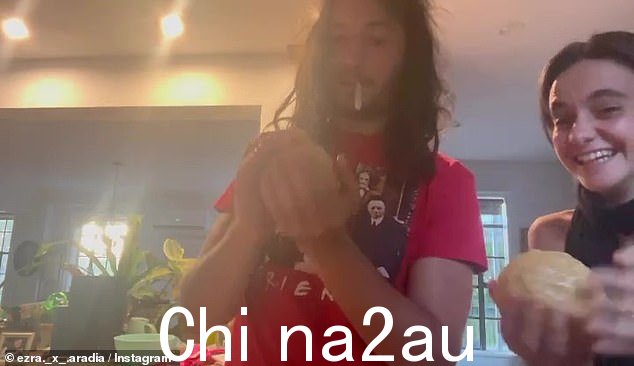 Roots: 米勒的父亲是犹太人,而母亲则有荷兰和德国血统。该演员自认是犹太人和“精神”