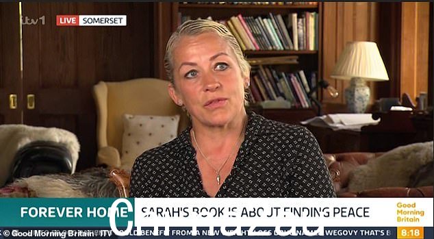 大声说出:在周二的节目中,地产主持人莎拉·比尼 (Sarah Beeny) 讲述了她与乳腺癌的斗争并获得了解除警报