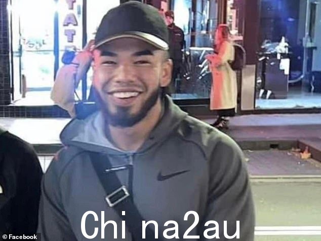 警方已就这起车祸对约翰逊·科科齐安(如图)提出指控。这位 20 岁的男子否认自己驾驶过梅赛德斯