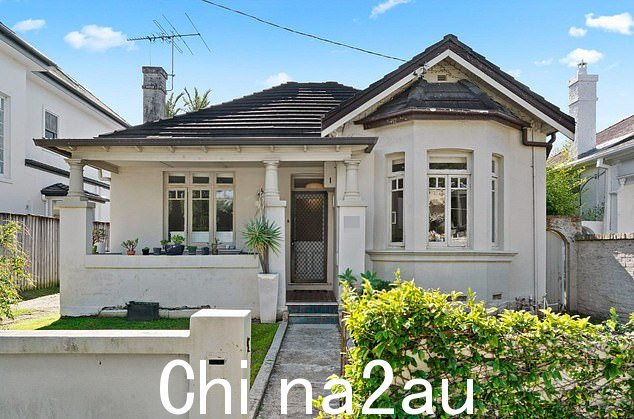 这座位于贝尔维尤山 (Bellevue Hill) 的朴素平房以 780.5 万美元的惊人售价打破了拍卖前的预期