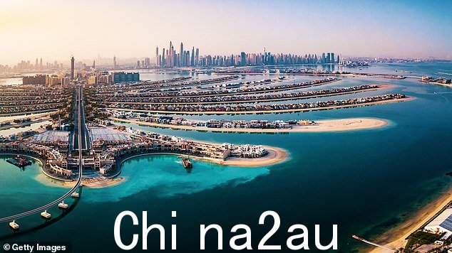 阿联酋航空从迪拜起飞的航班(如图)的人权记录从未受到质疑,而卡塔尔的记录是禁止更多多哈航班的“一个因素”” class=